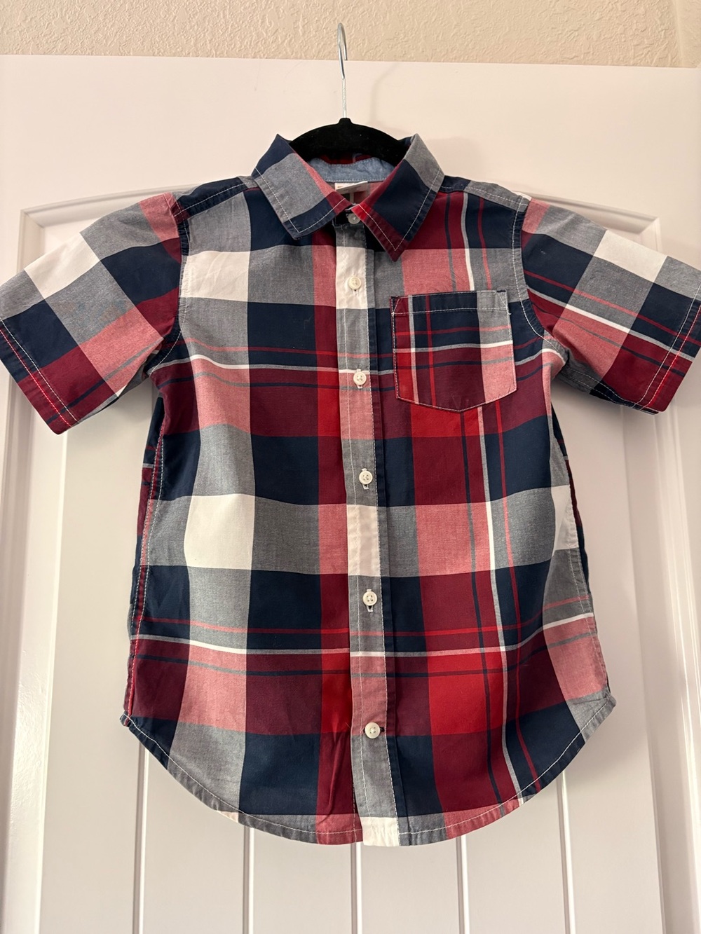 Gymboree Red & Navy Plaid Short-Sleeve Button-Down Shirt